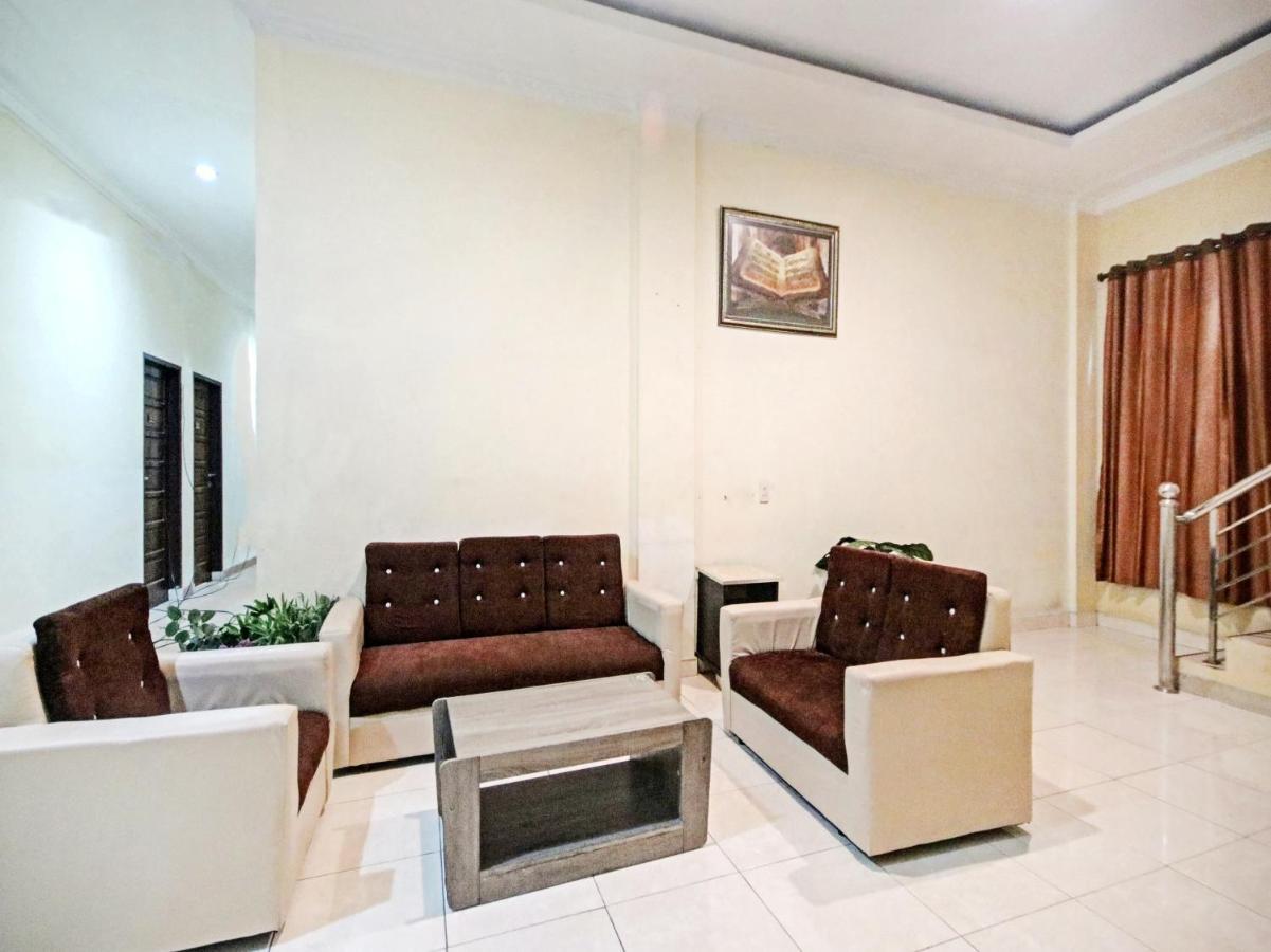 Oyo 90381 Belva Hotel
